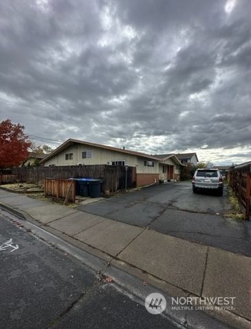 1808 Evergreen Street, Walla Walla, WA 99362