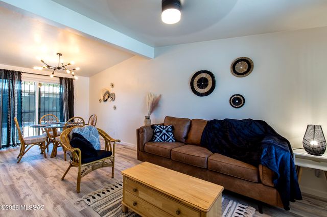 2535 N Dodge Boulevard, Tucson, AZ 85716