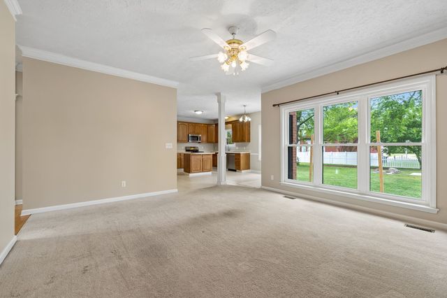 3073 Schoolside St, Murfreesboro, TN 37128