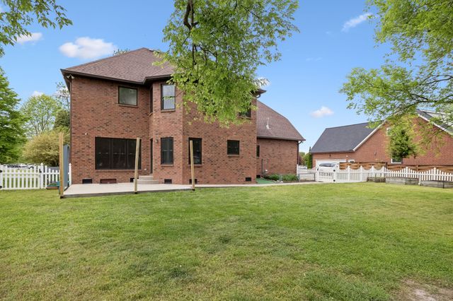 3073 Schoolside St, Murfreesboro, TN 37128