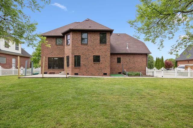 3073 Schoolside St, Murfreesboro, TN 37128