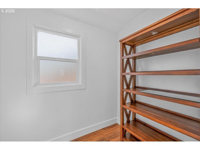 2704 Se 84TH Ave, Portland, OR 97266