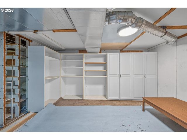 2704 Se 84TH Ave, Portland, OR 97266