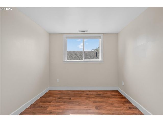 2704 Se 84TH Ave, Portland, OR 97266