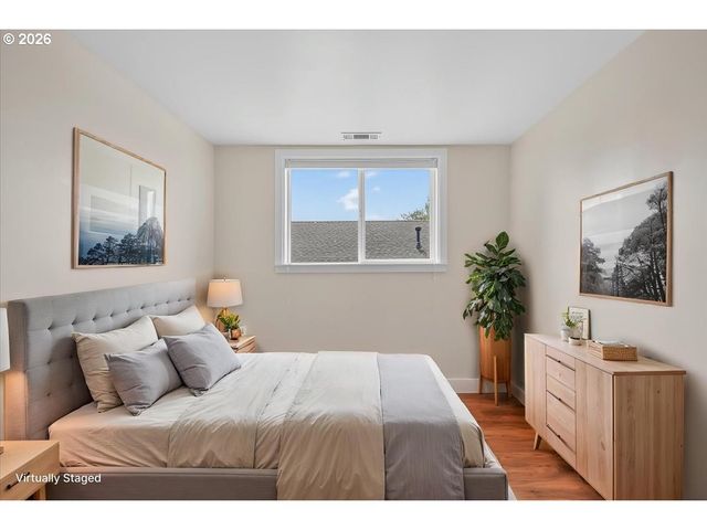 2704 Se 84TH Ave, Portland, OR 97266