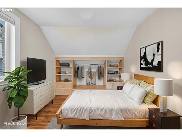 2704 Se 84TH Ave, Portland, OR 97266