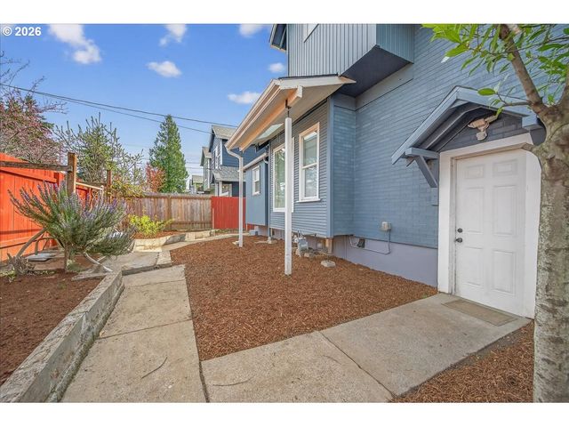 2704 Se 84TH Ave, Portland, OR 97266