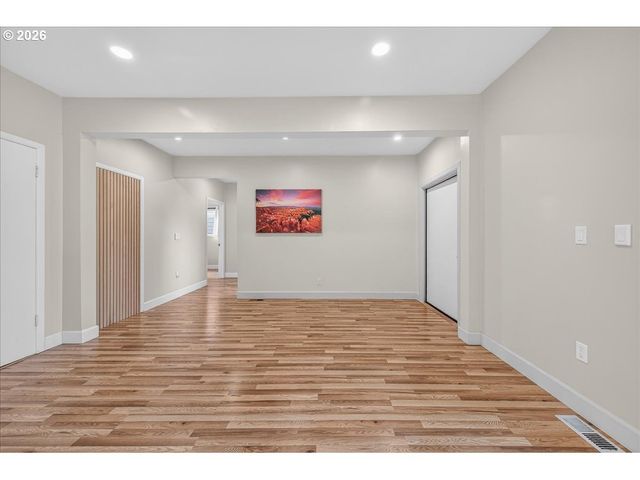 2704 Se 84TH Ave, Portland, OR 97266