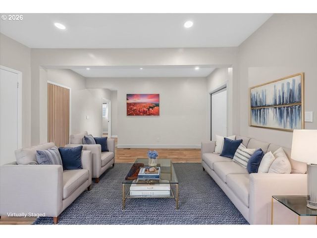 2704 Se 84TH Ave, Portland, OR 97266