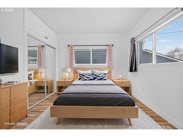 2704 Se 84TH Ave, Portland, OR 97266