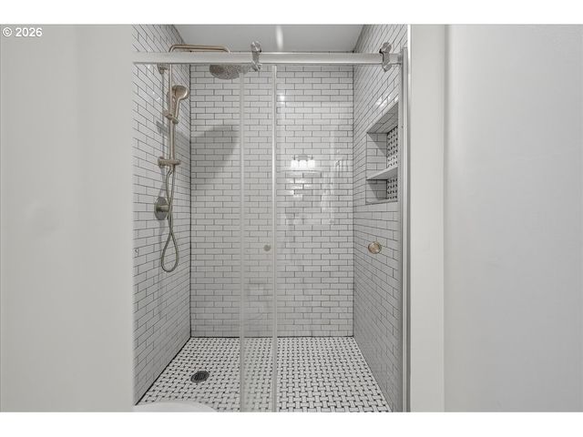 2704 Se 84TH Ave, Portland, OR 97266