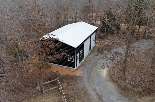 2037 Trace Creek Rd, Centerville, TN 37033