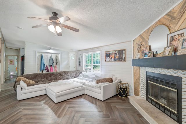 2037 Trace Creek Rd, Centerville, TN 37033