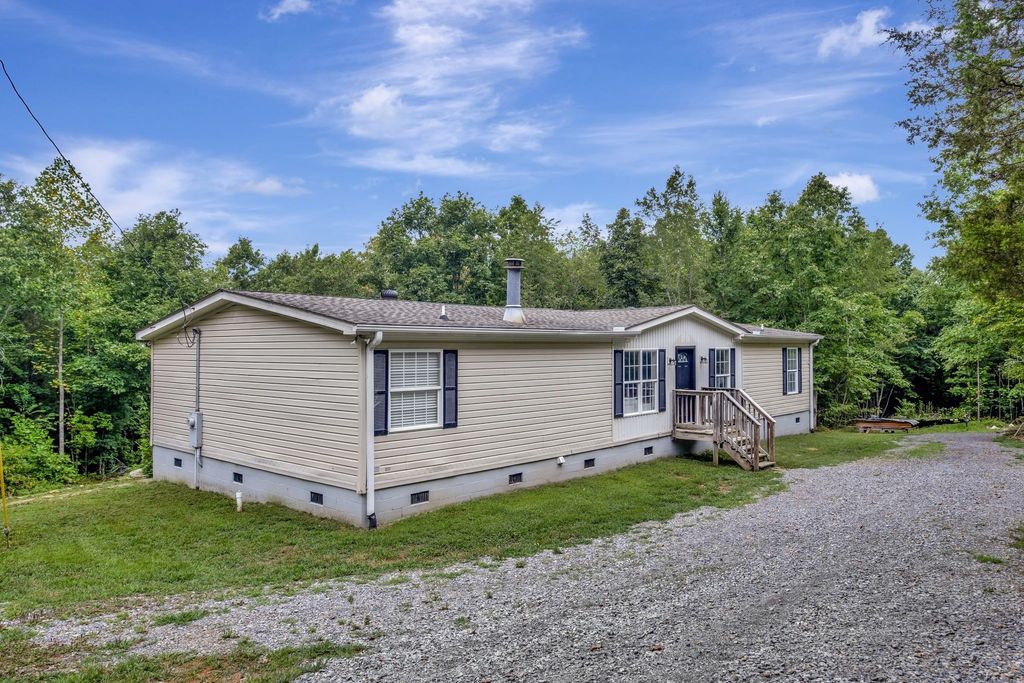 2037 Trace Creek Rd, Centerville, TN 37033
