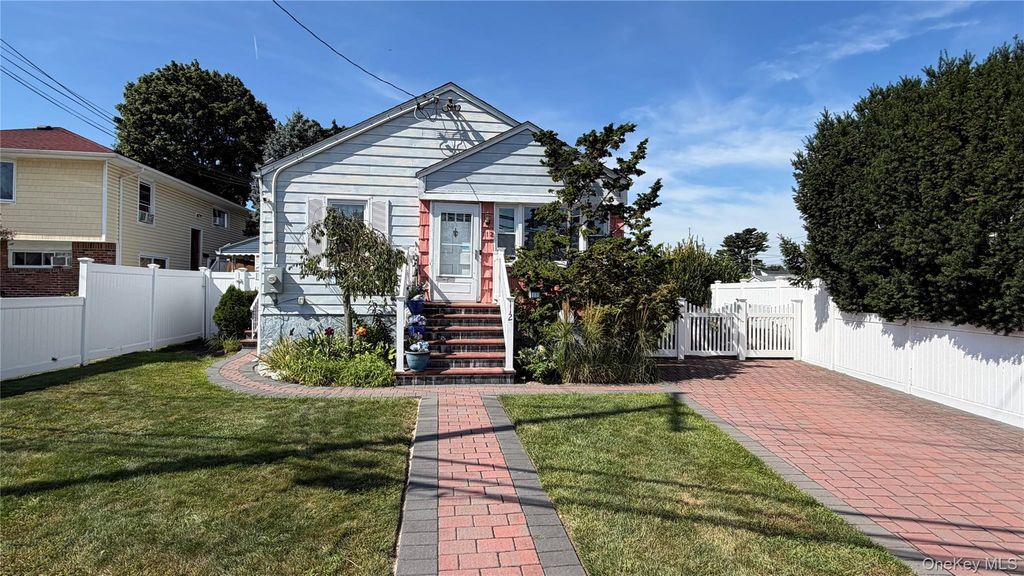112 Morgan Street, Hicksville, NY 11801 — exterior