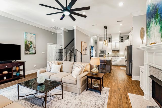 11035 Shoreline Dr, Baton Rouge, LA 70809