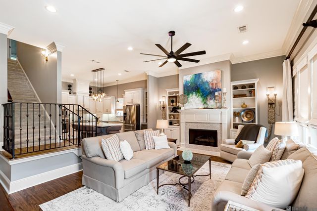 11035 Shoreline Dr, Baton Rouge, LA 70809