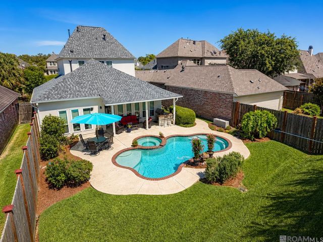 11035 Shoreline Dr, Baton Rouge, LA 70809