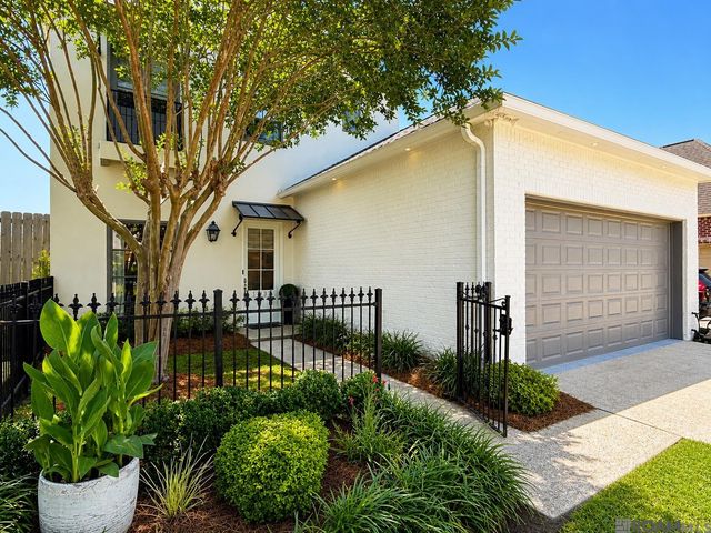 11035 Shoreline Dr, Baton Rouge, LA 70809