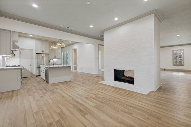 6030 Steamboat Drive, Dallas, TX 75230