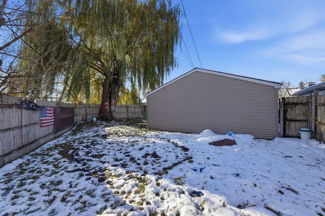 8203 Rosewood Court, Highland, IN 46322