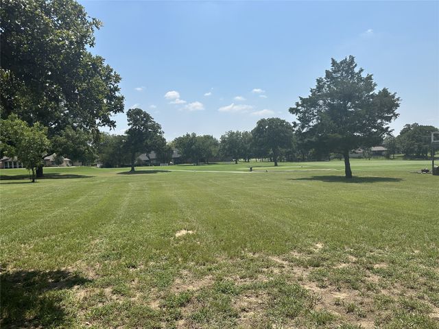 107 Cayuga Trail, Lake Kiowa, TX 76240
