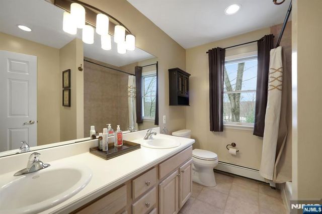 1 Broadway, Park Ridge, NJ 07656