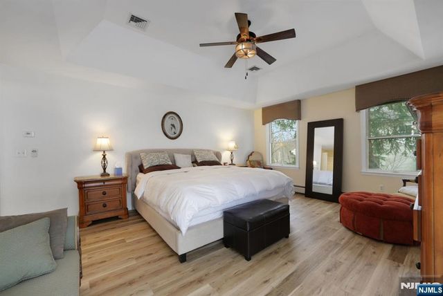 1 Broadway, Park Ridge, NJ 07656