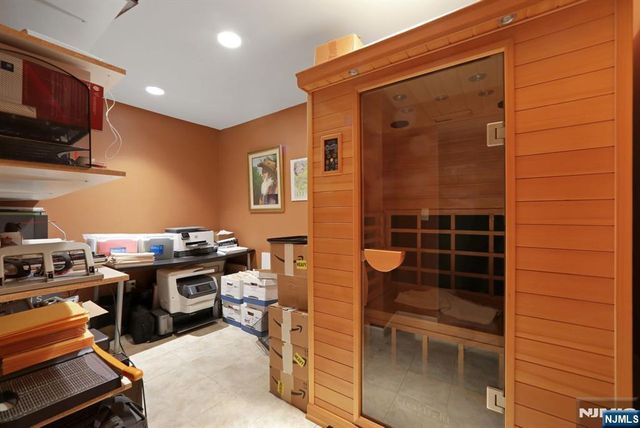 1 Broadway, Park Ridge, NJ 07656