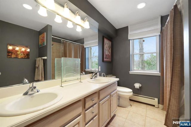 1 Broadway, Park Ridge, NJ 07656