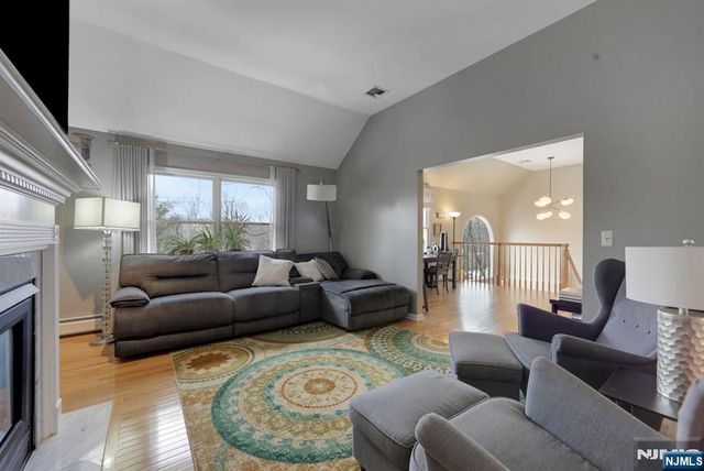 1 Broadway, Park Ridge, NJ 07656