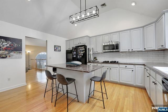 1 Broadway, Park Ridge, NJ 07656