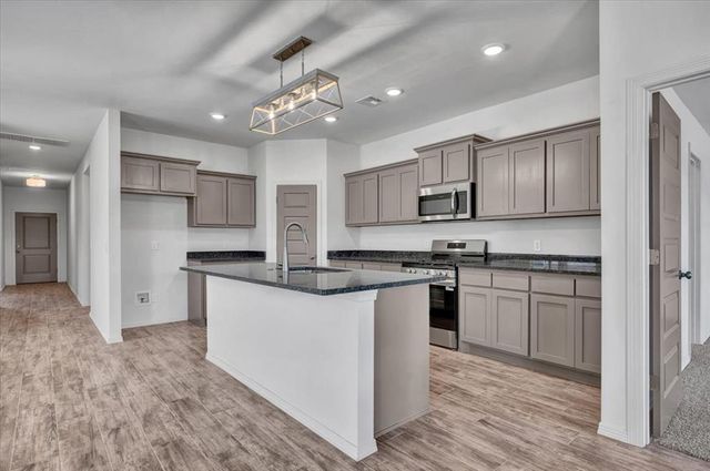 10653 SW 18th Street, Yukon, OK 73099