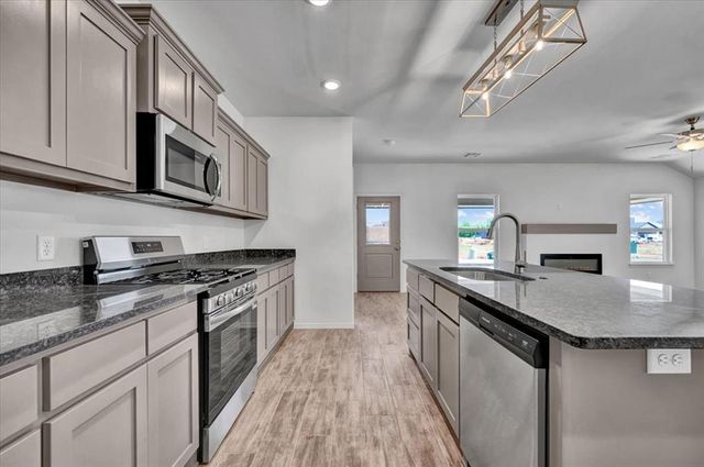 10653 SW 18th Street, Yukon, OK 73099