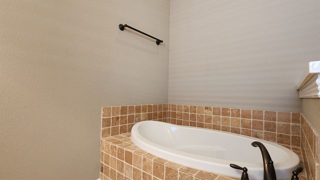 5621 Grove Cove Drive, Mckinney, TX 75071