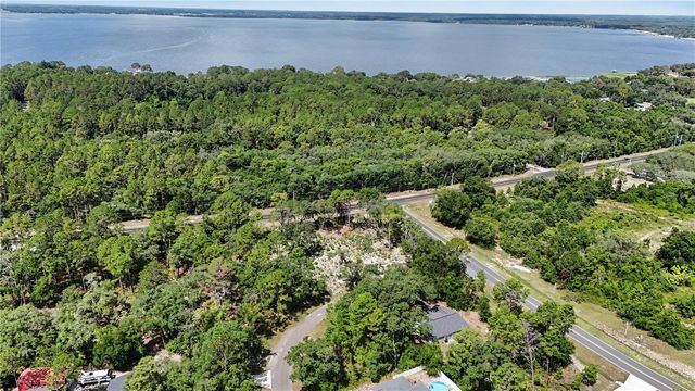 3 BAY DRIVE, Ocklawaha, FL 32179