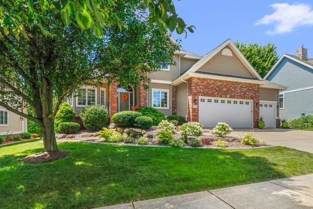 1223 Woodbridge Trail, Waunakee, WI 53597