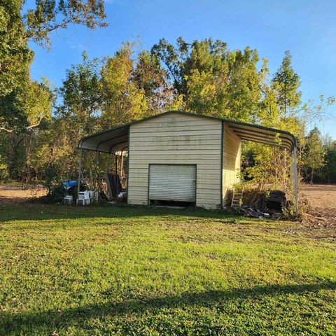 208 Swamp Dr, Bourg, LA 70343