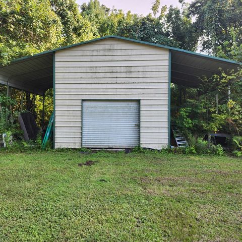 208 Swamp Dr, Bourg, LA 70343