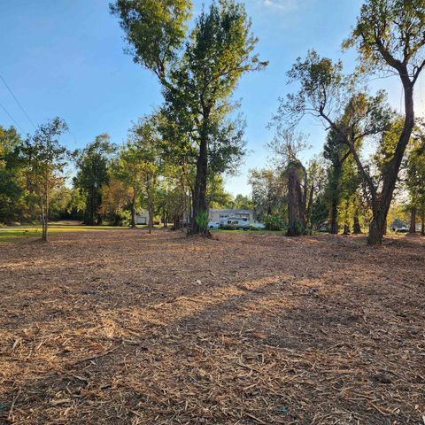 208 Swamp Dr, Bourg, LA 70343