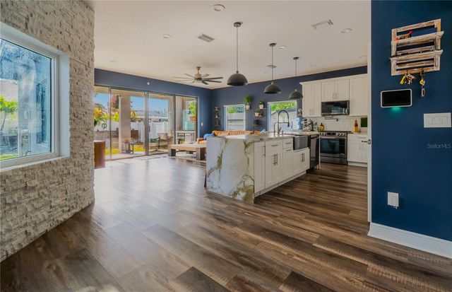 7507 N DARTMOUTH AVENUE, Tampa, FL 33604
