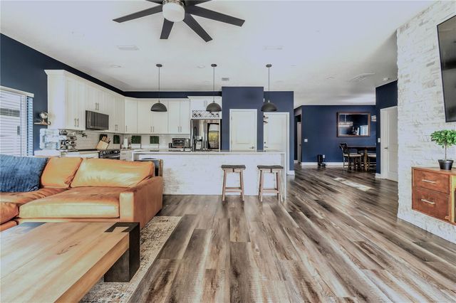 7507 N DARTMOUTH AVENUE, Tampa, FL 33604