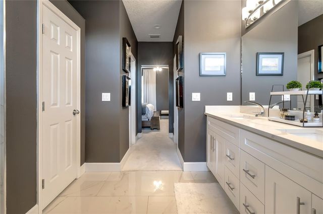 7507 N DARTMOUTH AVENUE, Tampa, FL 33604