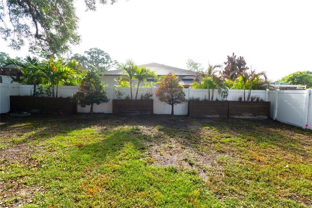 7507 N DARTMOUTH AVENUE, Tampa, FL 33604