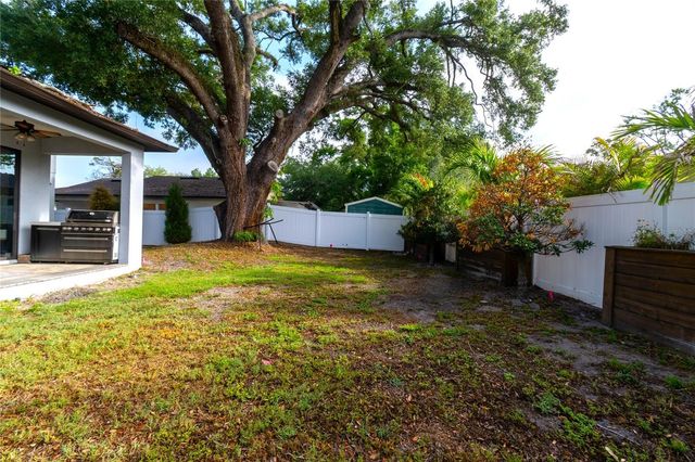 7507 N DARTMOUTH AVENUE, Tampa, FL 33604