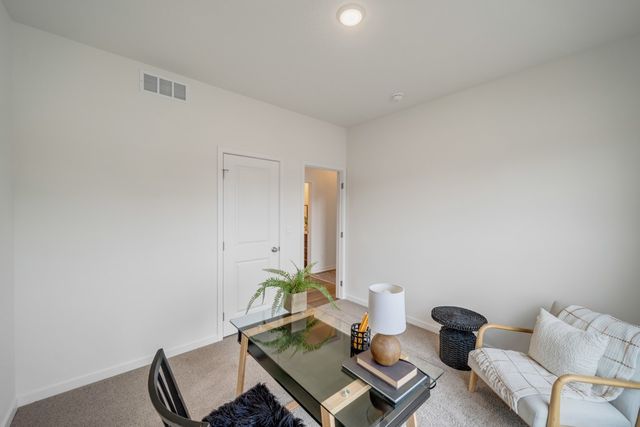 150 NW Rolling Circle, Waukee, IA 50263