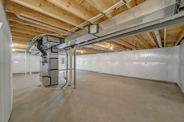 150 NW Rolling Circle, Waukee, IA 50263