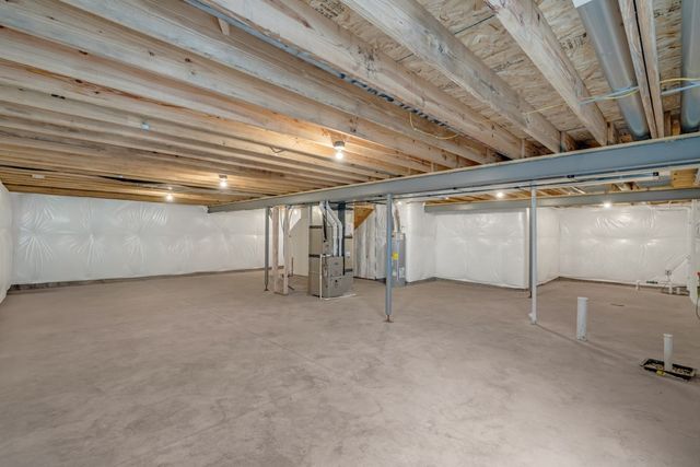 150 NW Rolling Circle, Waukee, IA 50263