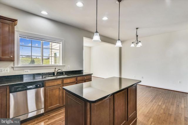25202 PRAIRIE FIRE SQ, Aldie, VA 20105