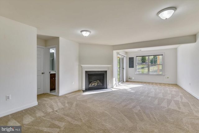 25202 PRAIRIE FIRE SQ, Aldie, VA 20105